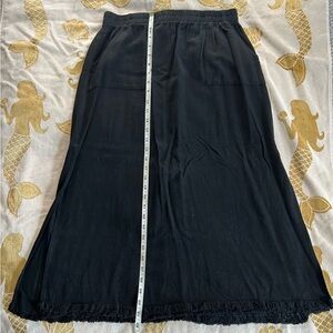 Umgee - women’s long frayed bottom black long maxi skirt - Size Large